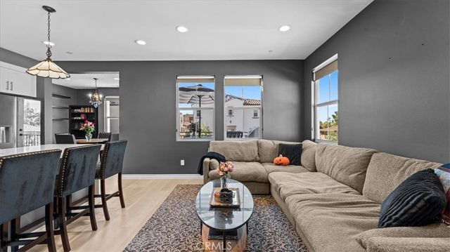 102 Fayette Court, Claremont, CA 91711