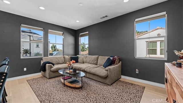 102 Fayette Court, Claremont, CA 91711