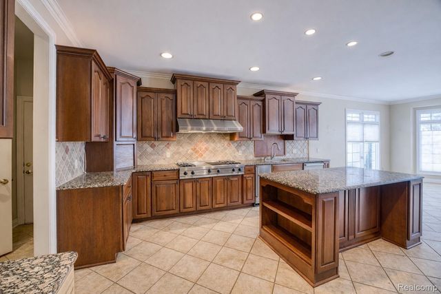 6608 Enclave Drive, Independence Charter Township, MI 48348