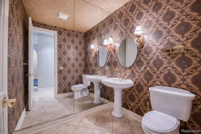 6608 Enclave Drive, Independence Charter Township, MI 48348