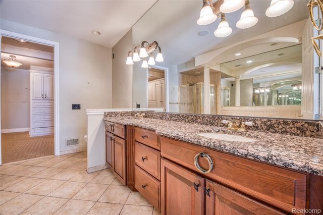 6608 Enclave Drive, Independence Charter Township, MI 48348