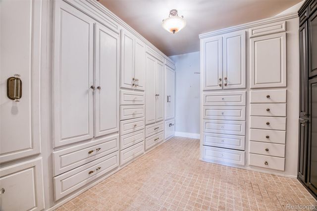 6608 Enclave Drive, Independence Charter Township, MI 48348