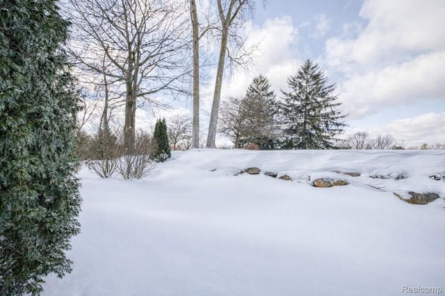 6608 Enclave Drive, Independence Charter Township, MI 48348