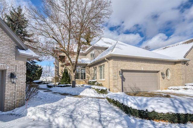 6608 Enclave Drive, Independence Charter Township, MI 48348