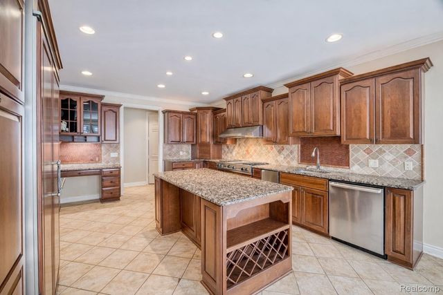 6608 Enclave Drive, Independence Charter Township, MI 48348