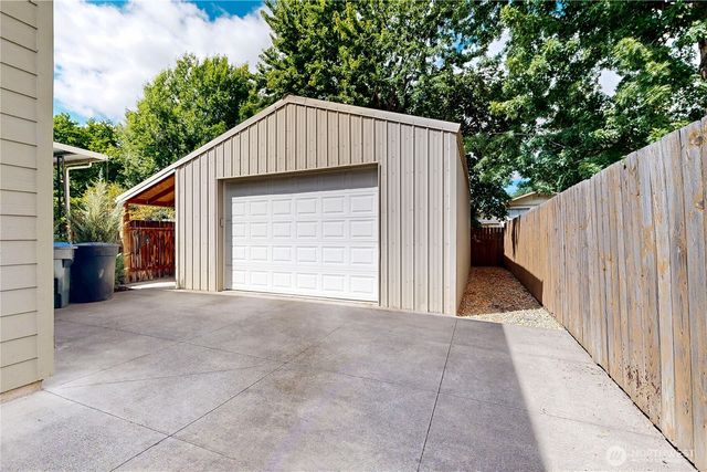 929 Olympia Drive, Walla Walla, WA 99362