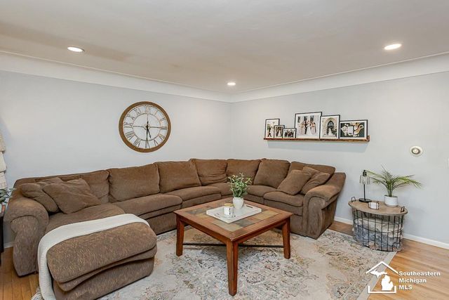 9804 Pamela Street, Temperance, MI 48182