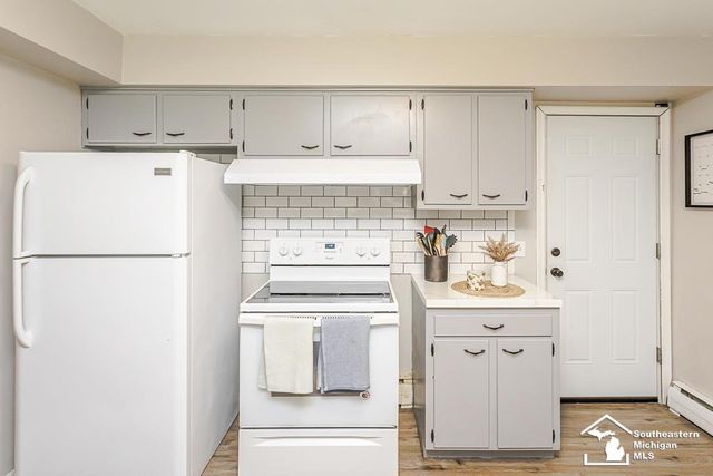 9804 Pamela Street, Temperance, MI 48182