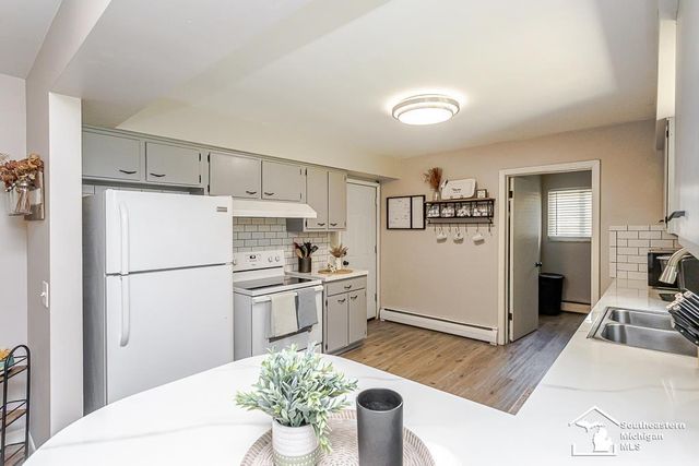 9804 Pamela Street, Temperance, MI 48182