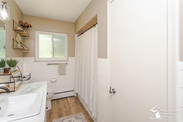 9804 Pamela Street, Temperance, MI 48182