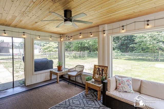 9804 Pamela Street, Temperance, MI 48182