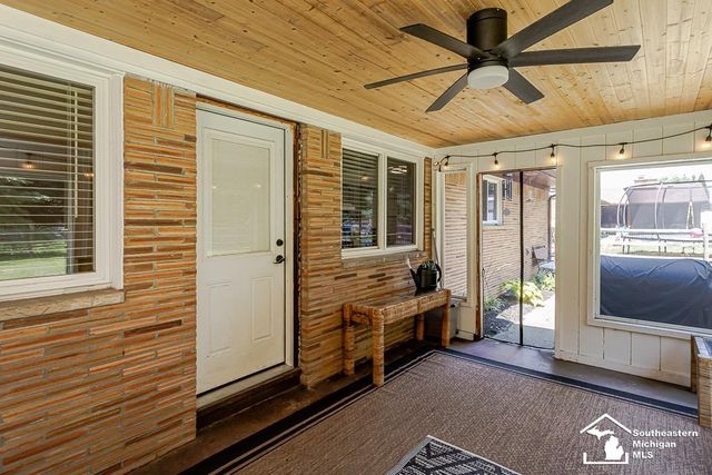 9804 Pamela Street, Temperance, MI 48182