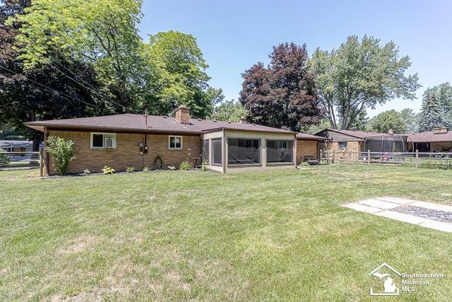 9804 Pamela Street, Temperance, MI 48182