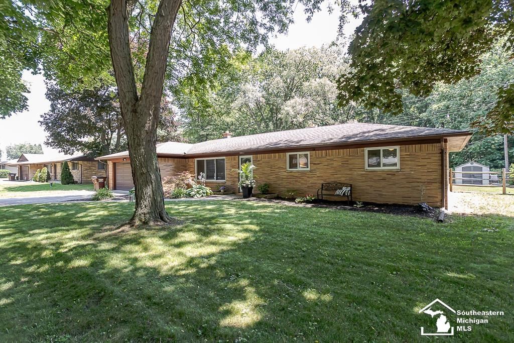 9804 Pamela Street, Temperance, MI 48182