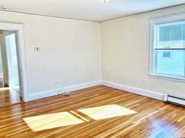 32 Saint Anns Rd 1R, Quincy, MA 02170