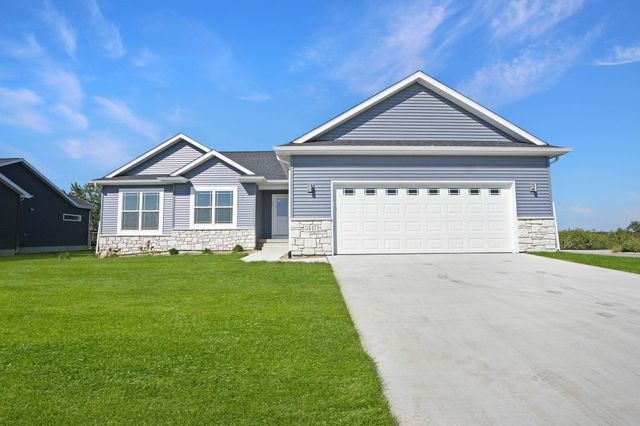 2801 Amber Valley Road, Cedar Falls, IA 50613