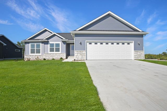2801 Amber Valley Road, Cedar Falls, IA 50613