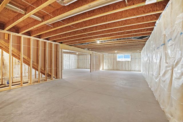 2801 Amber Valley Road, Cedar Falls, IA 50613