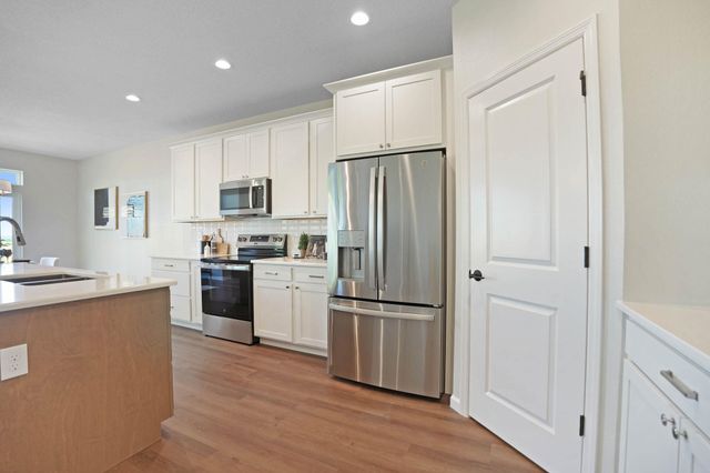 2801 Amber Valley Road, Cedar Falls, IA 50613