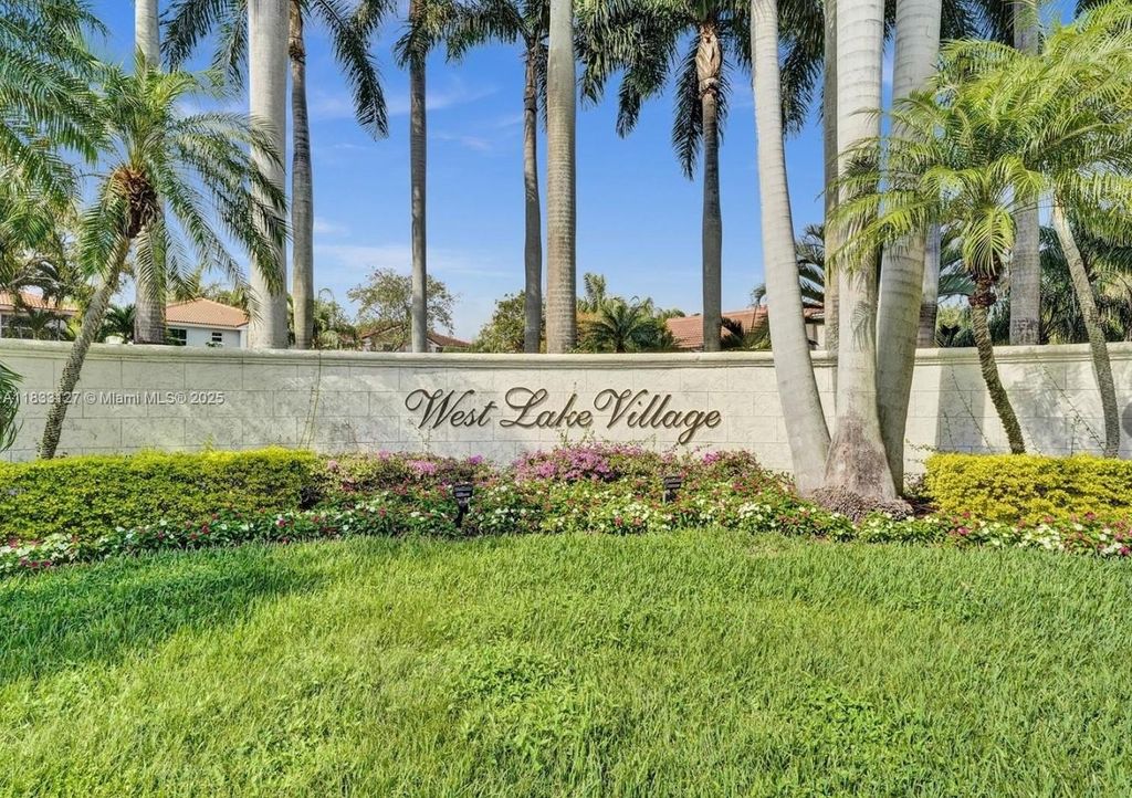 1542 Yellowheart Way, Hollywood, FL 33019