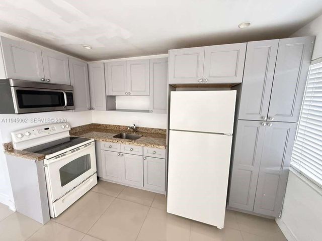 101 NE 41st St C50, Oakland Park, FL 33334