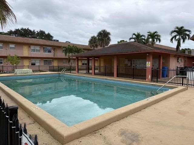 101 NE 41st St C50, Oakland Park, FL 33334