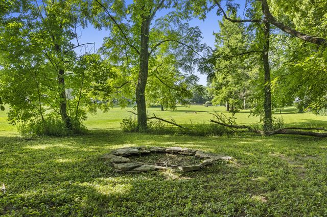 47 Woodbriar Court, Nicholasville, KY 40356