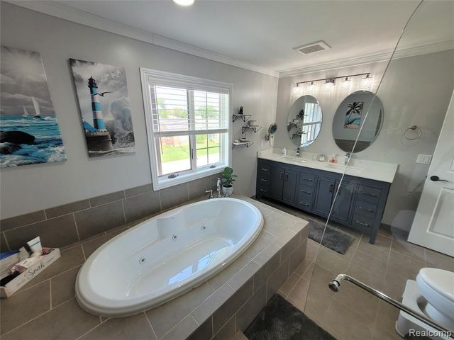 22434 Lange Street, Saint Clair Shores, MI 48080