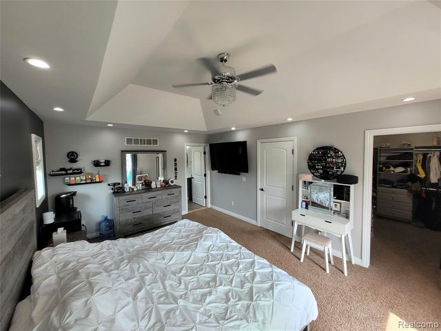 22434 Lange Street, Saint Clair Shores, MI 48080