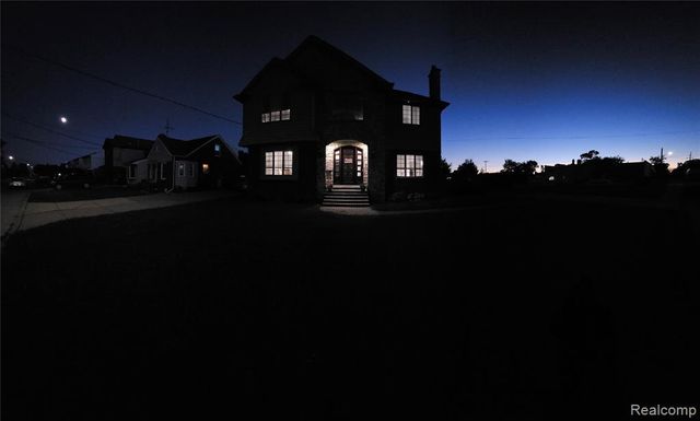 22434 Lange Street, Saint Clair Shores, MI 48080