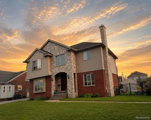 22434 Lange Street, Saint Clair Shores, MI 48080