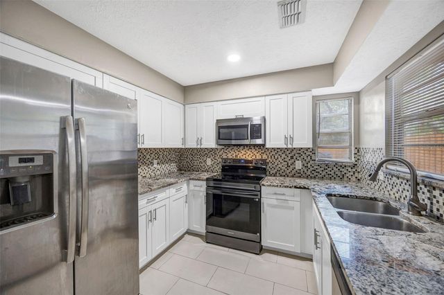 9465 FOREST HILLS CIRCLE, Tampa, FL 33612