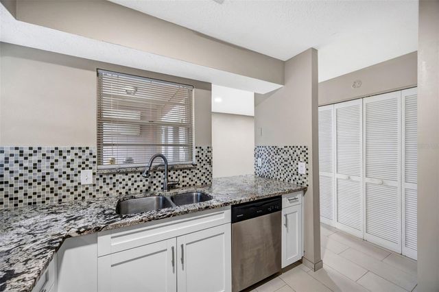 9465 FOREST HILLS CIRCLE, Tampa, FL 33612