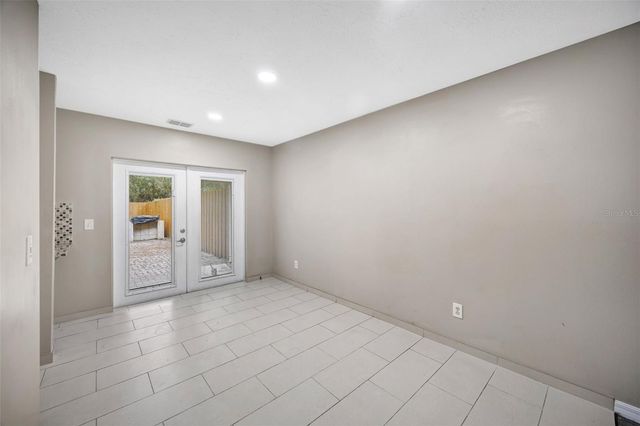 9465 FOREST HILLS CIRCLE, Tampa, FL 33612