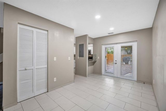 9465 FOREST HILLS CIRCLE, Tampa, FL 33612