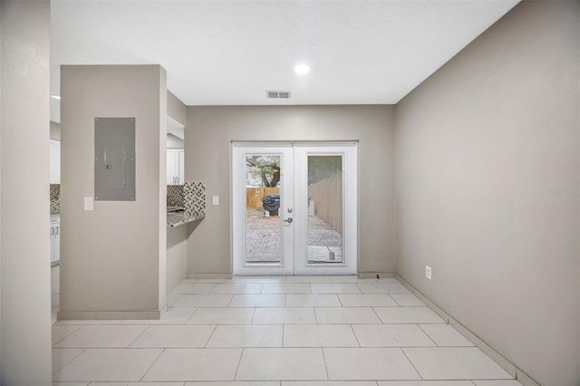 9465 FOREST HILLS CIRCLE, Tampa, FL 33612