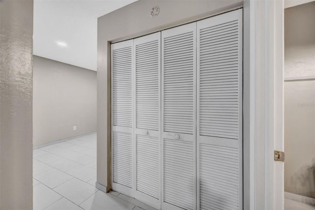 9465 FOREST HILLS CIRCLE, Tampa, FL 33612