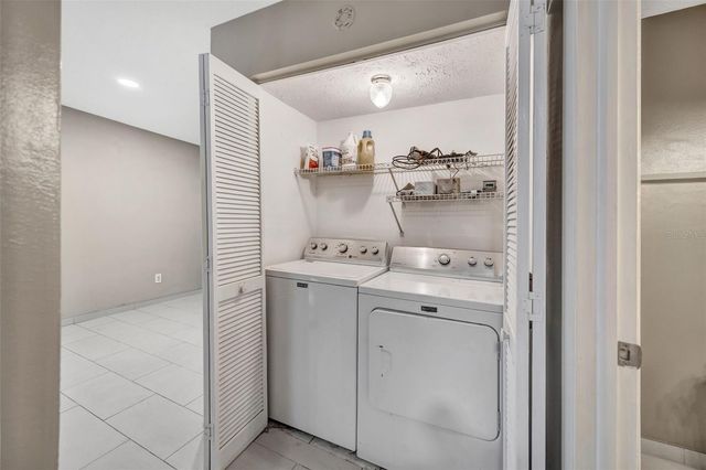 9465 FOREST HILLS CIRCLE, Tampa, FL 33612