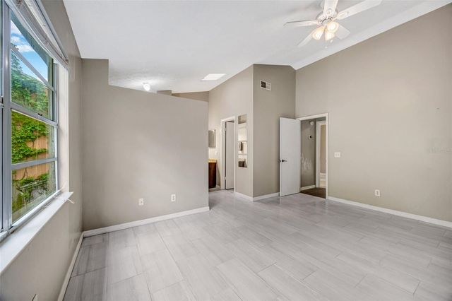 9465 FOREST HILLS CIRCLE, Tampa, FL 33612