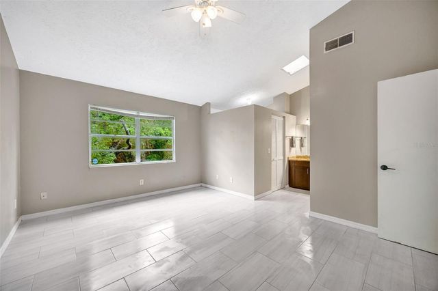 9465 FOREST HILLS CIRCLE, Tampa, FL 33612