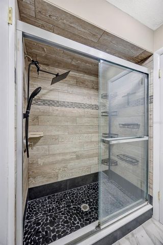 9465 FOREST HILLS CIRCLE, Tampa, FL 33612