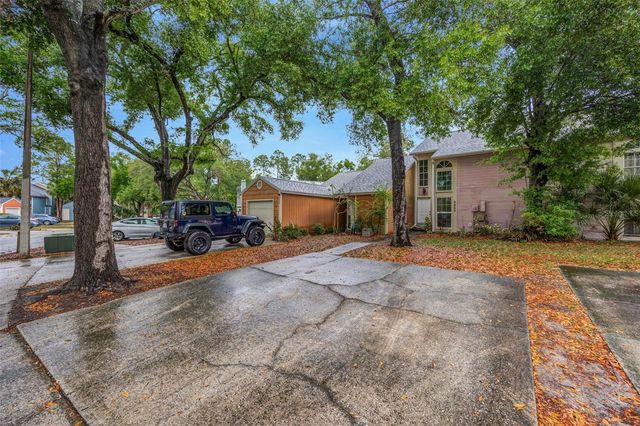 9465 FOREST HILLS CIRCLE, Tampa, FL 33612