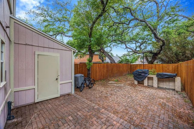 9465 FOREST HILLS CIRCLE, Tampa, FL 33612