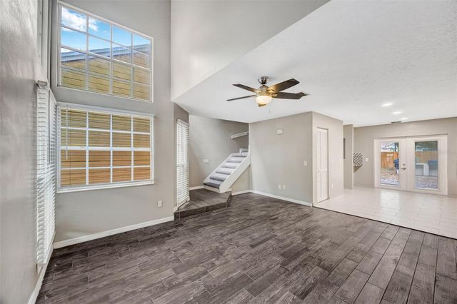 9465 FOREST HILLS CIRCLE, Tampa, FL 33612