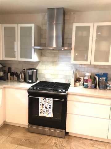 4715 Laurel Street, Bellaire, TX 77401