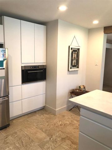 4715 Laurel Street, Bellaire, TX 77401