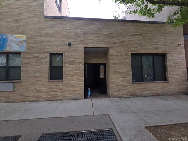 810 E 165th Street, Bronx, NY 10459