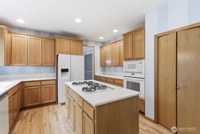 27630 NE Quail Creek Dr, Redmond, WA 98053