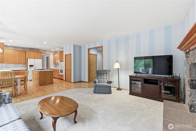 27630 NE Quail Creek Dr, Redmond, WA 98053
