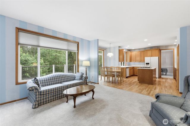 27630 NE Quail Creek Dr, Redmond, WA 98053